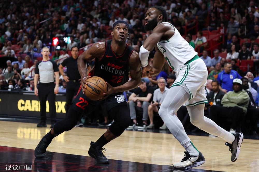 梅雷特对他 梅雷特对他