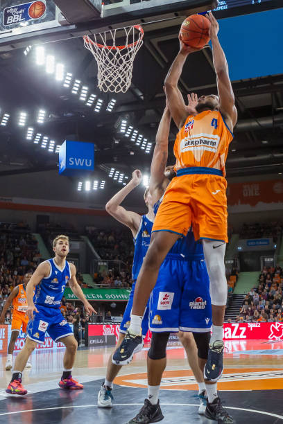 这位年轻的 这位年轻的